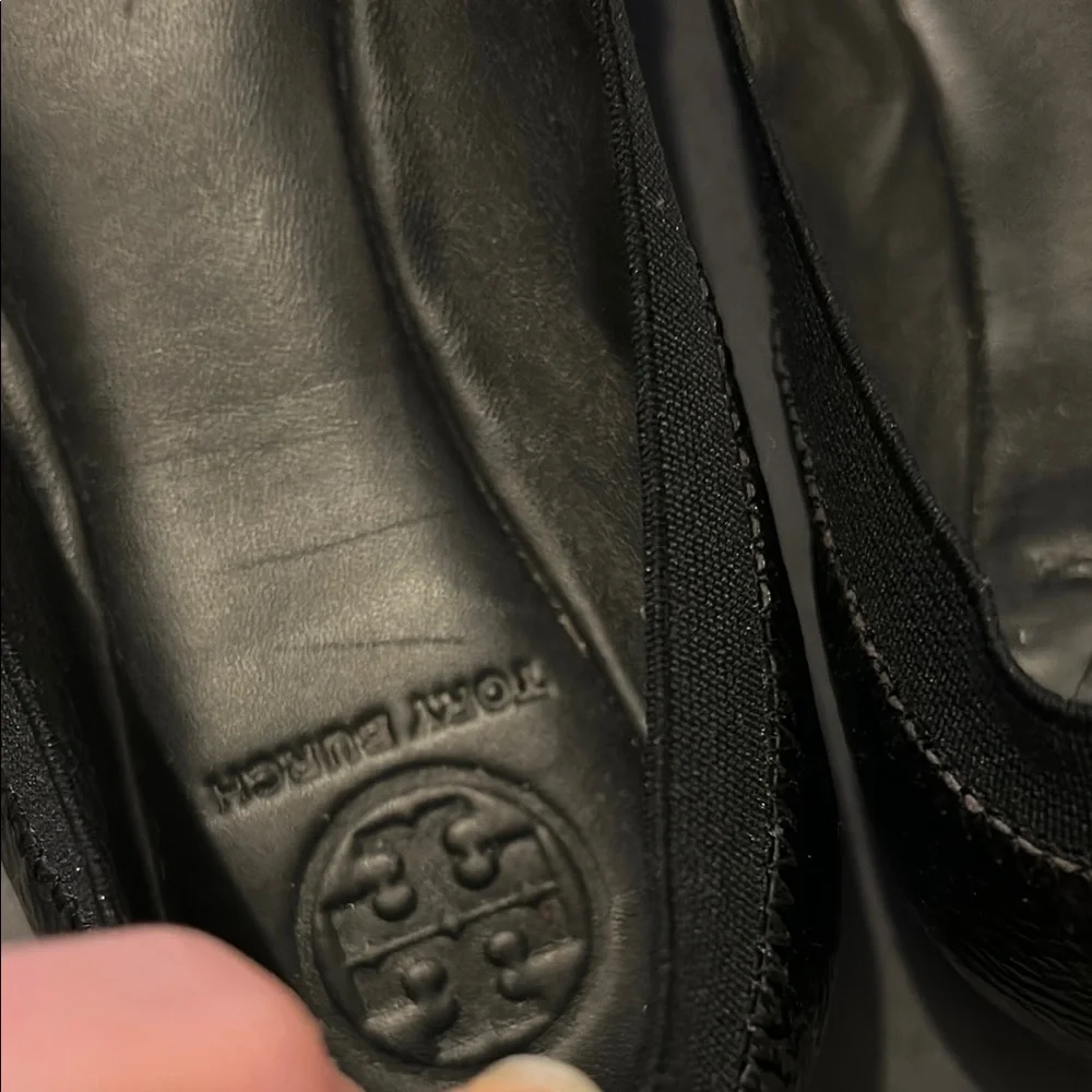Tory Burch Reva Black Patent Leather Gold Logo Ballet Flats Women's 8.5.